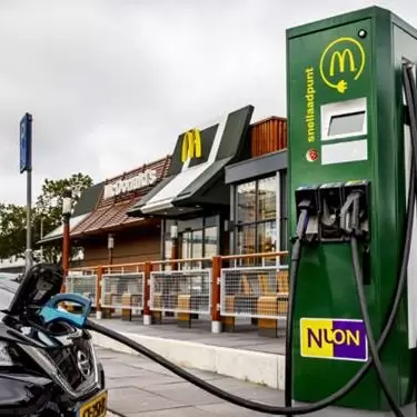 Snellaadpunt McDonald's